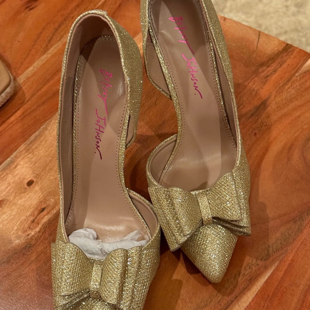 Betsey Johnson “Prince”  Gold Glittering Bow Pumps
